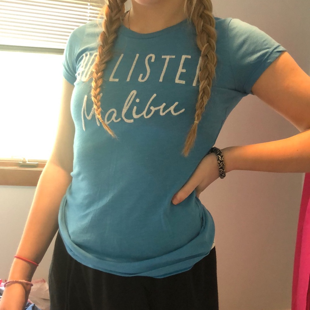 hollister malibu blue tee shirt